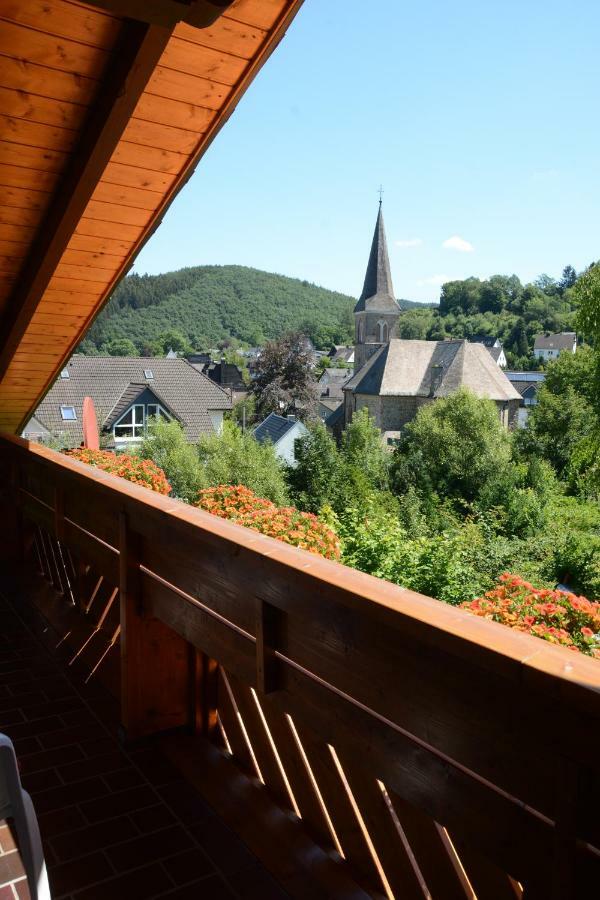 Ferienwohnung Burgblick Bilstein Extérieur photo